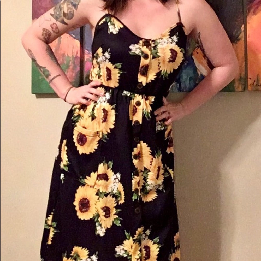 Sunflower dress with pockets